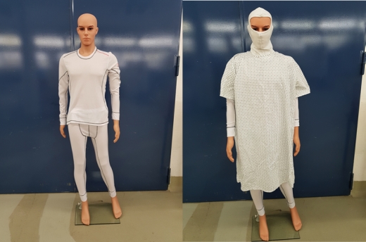 Fig. 2. Mannequin dressed in underwear (left); mannequin dressed in outer clothing and underwear (gown before shortening) and balaclava as headgear (right).